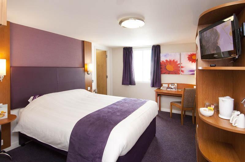 Premier Inn Wrexham North Zewnętrze zdjęcie