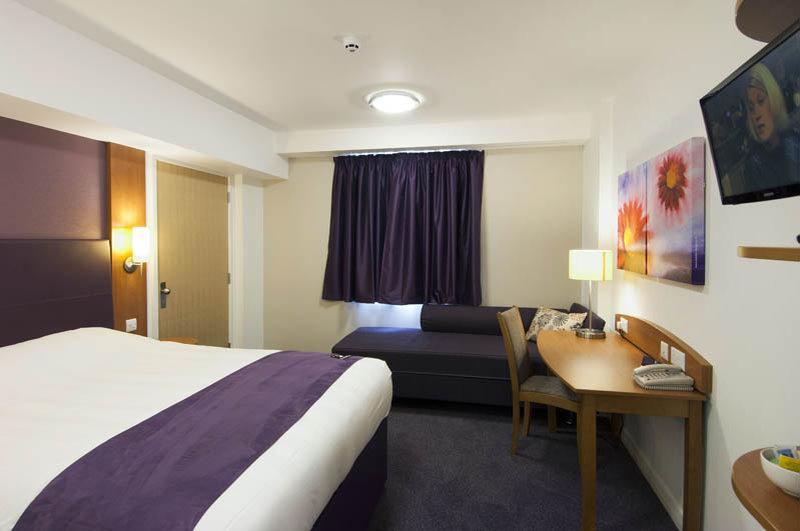 Premier Inn Wrexham North Zewnętrze zdjęcie